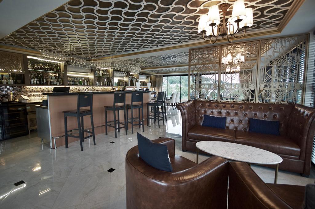 6Th Avenue Surin By Risa Apartment Ngoại thất bức ảnh